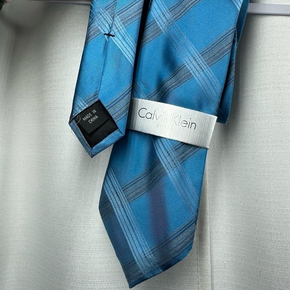 New Calvin Klein Men's Polyester Tie BLUE Varsity Plaid Pack NWT MSRP $59.50 - Picture 4 of 5